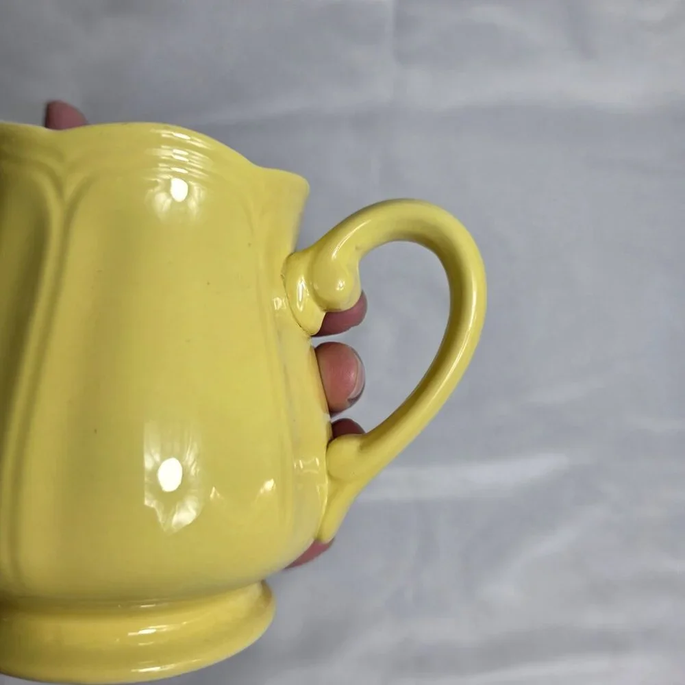 ONE Federalist by Sears Buttercup Creamer Yellow Scalloped Edge No Trim